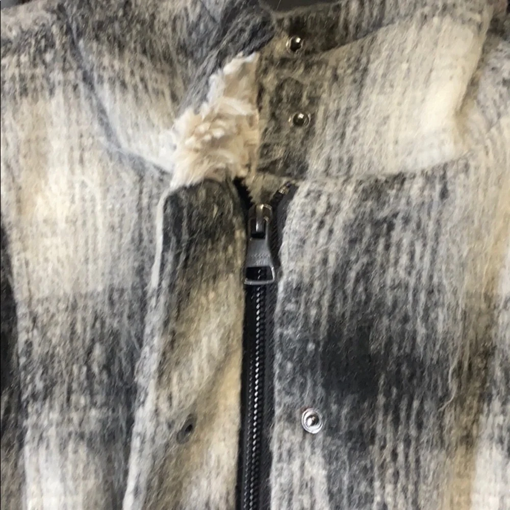 Triple Star Winter Coat With Hood - Picture 5 of 12